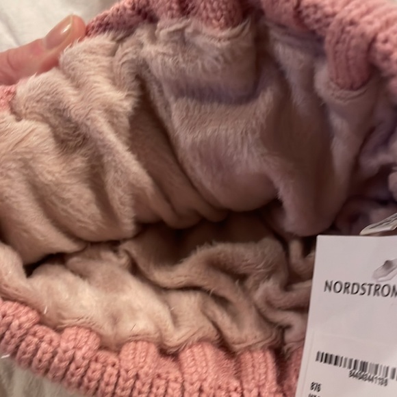 NWT Fur lined beanie with pearls - Picture 2 of 2